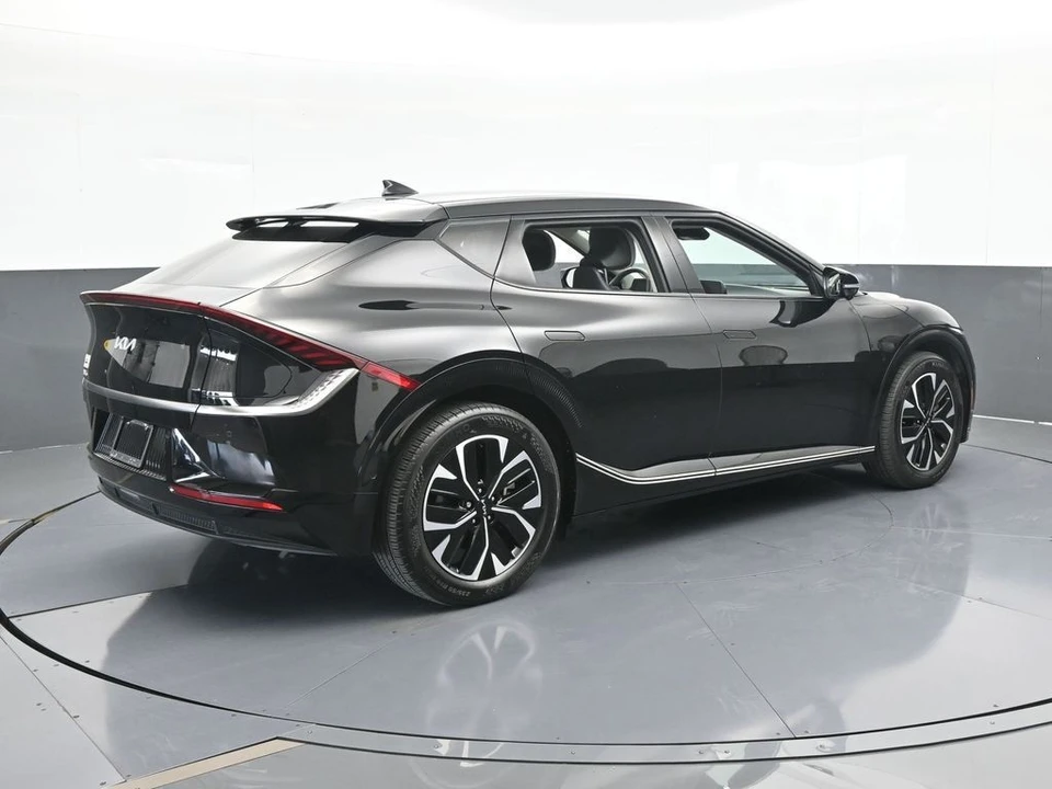 2023 Kia EV6 - Image 6 of 12