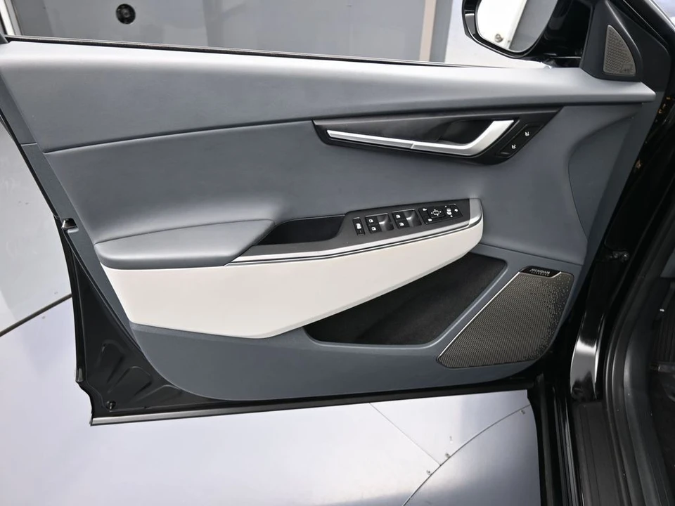 2023 Kia EV6 - Image 12 of 12