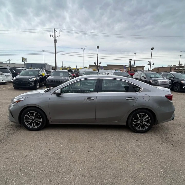 2023 Kia Forte - Image 9 of 14