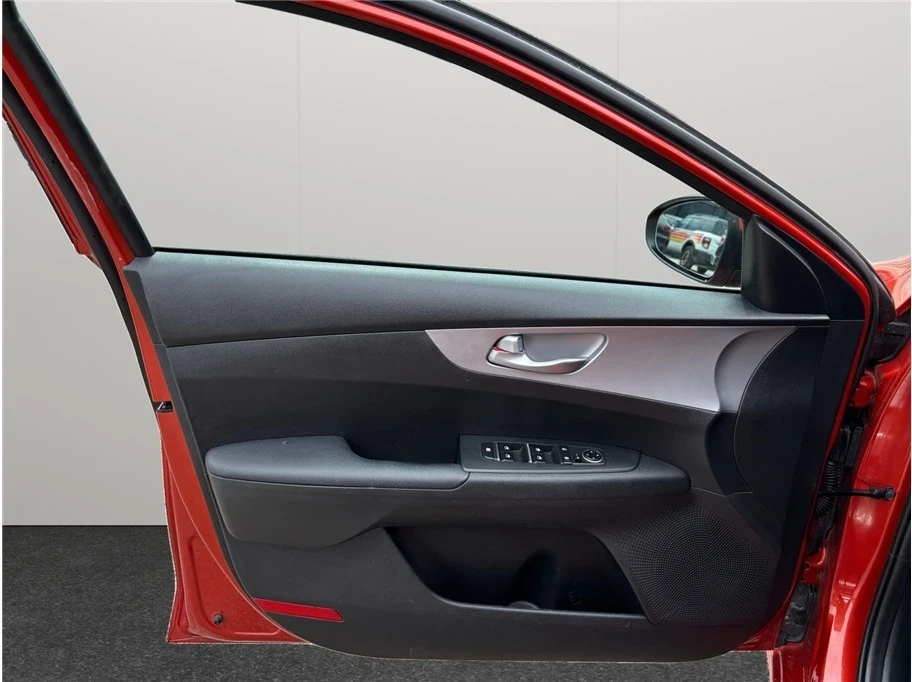 2023 Kia Forte - Image 16 of 21