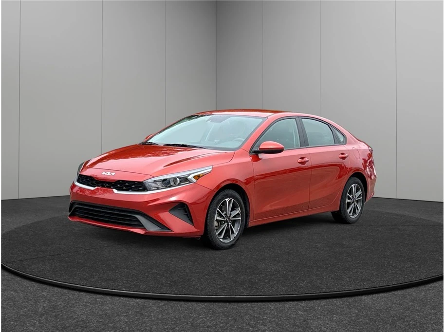 2023 Kia Forte - Image 4 of 21