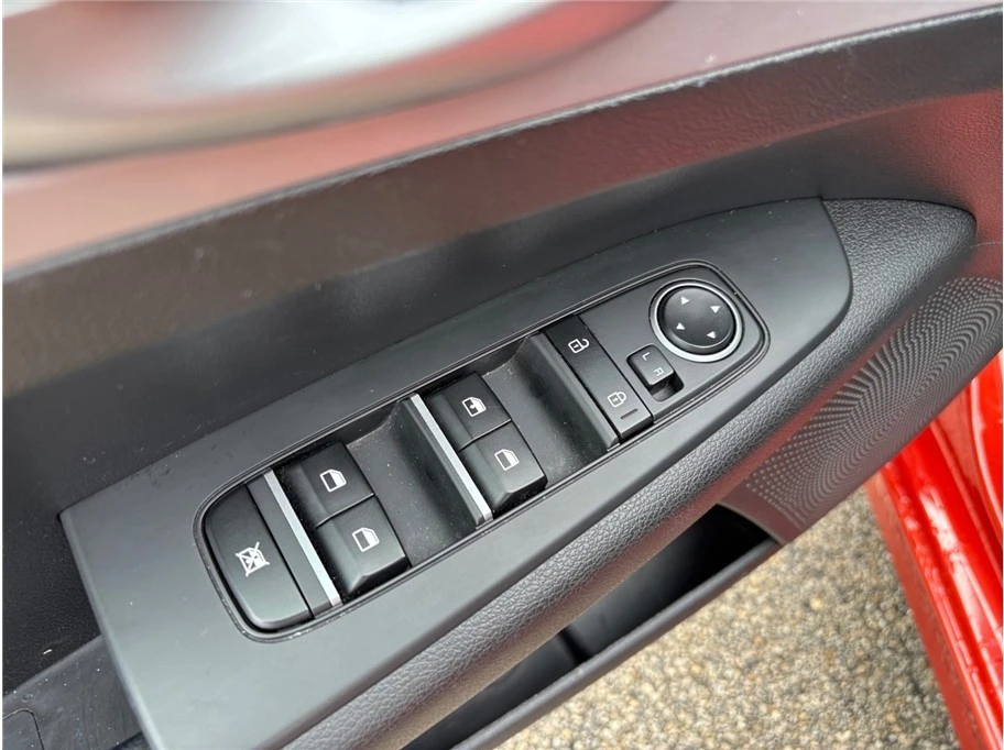 2023 Kia Forte - Image 17 of 21