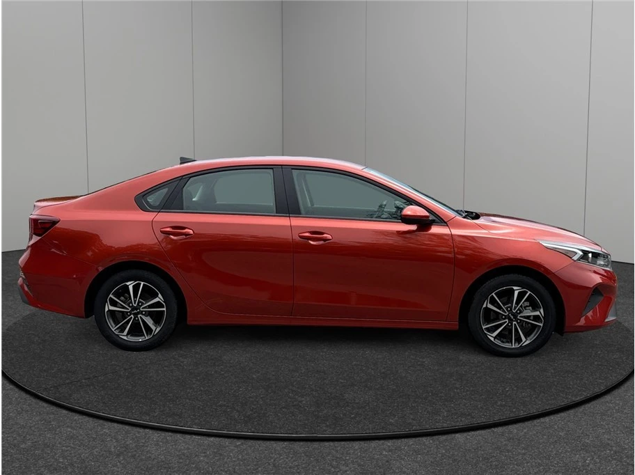 2023 Kia Forte - Image 10 of 21