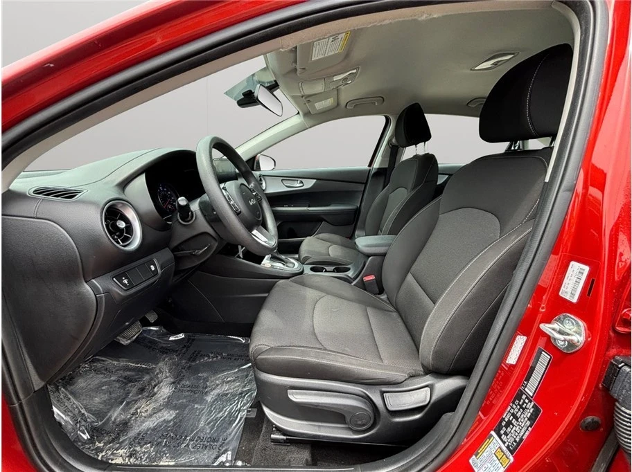 2023 Kia Forte - Image 2 of 21