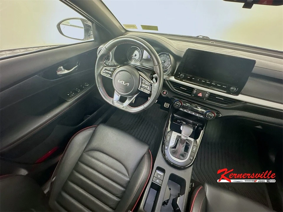 2023 Kia Forte - Image 9 of 21