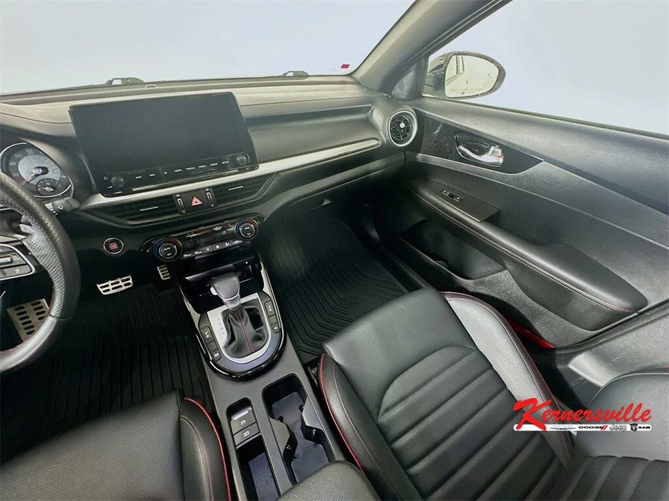 2023 Kia Forte - Image 11 of 21
