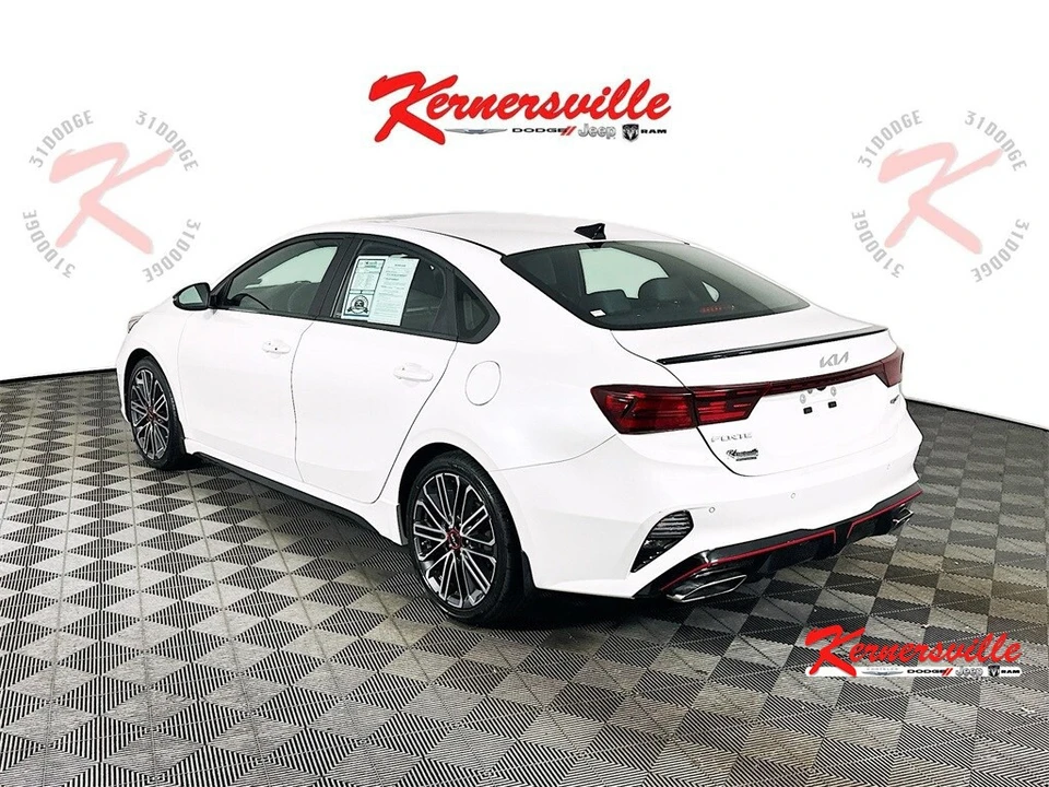 2023 Kia Forte - Image 5 of 21