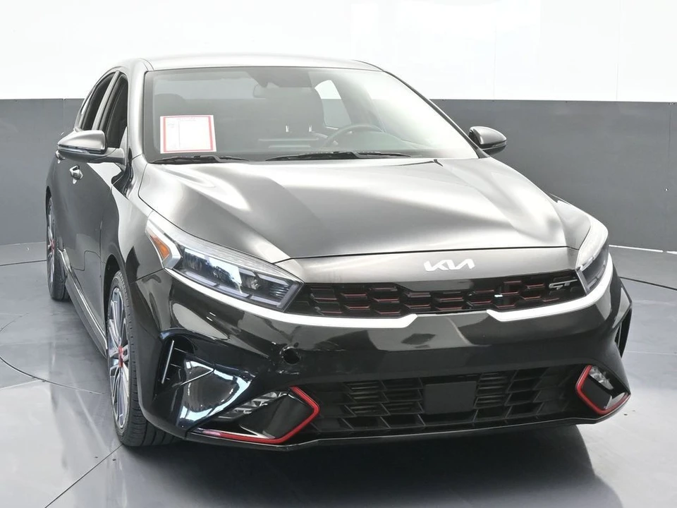 2023 Kia Forte - Image 9 of 12