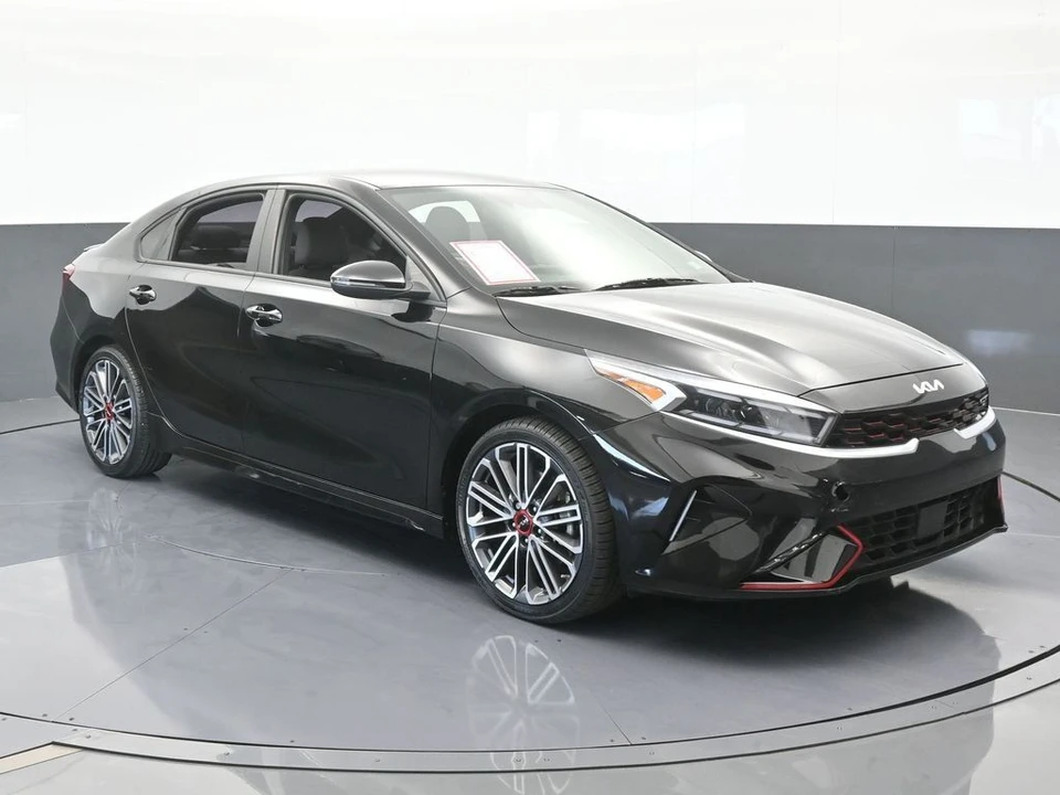 2023 Kia Forte - Image 8 of 12
