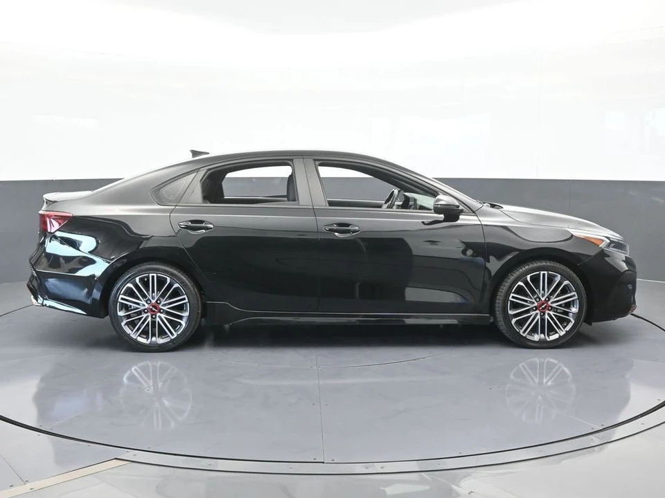 2023 Kia Forte - Image 7 of 12