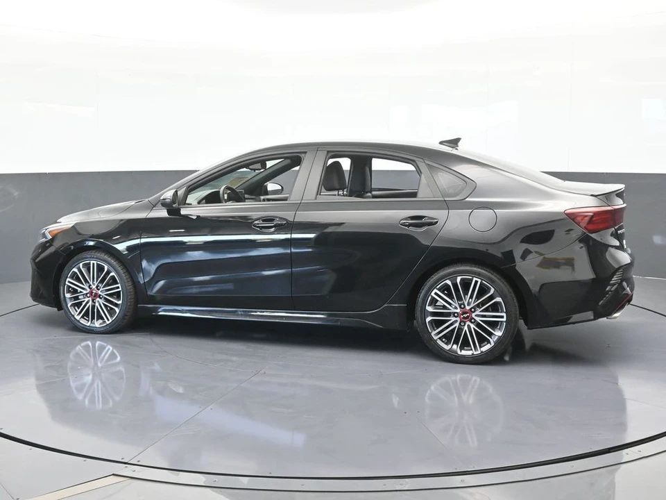 2023 Kia Forte - Image 3 of 12