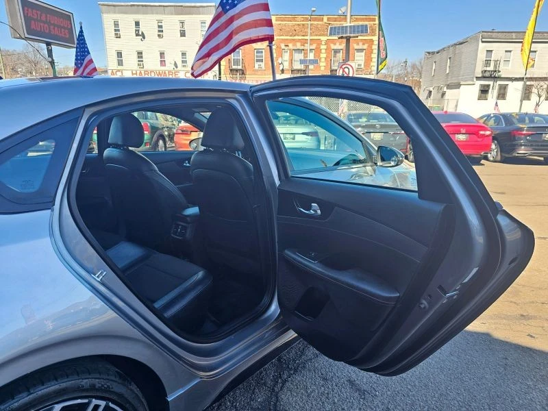 2023 Kia Forte - Image 12 of 12