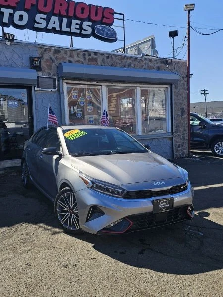 2023 Kia Forte - Image 2 of 12