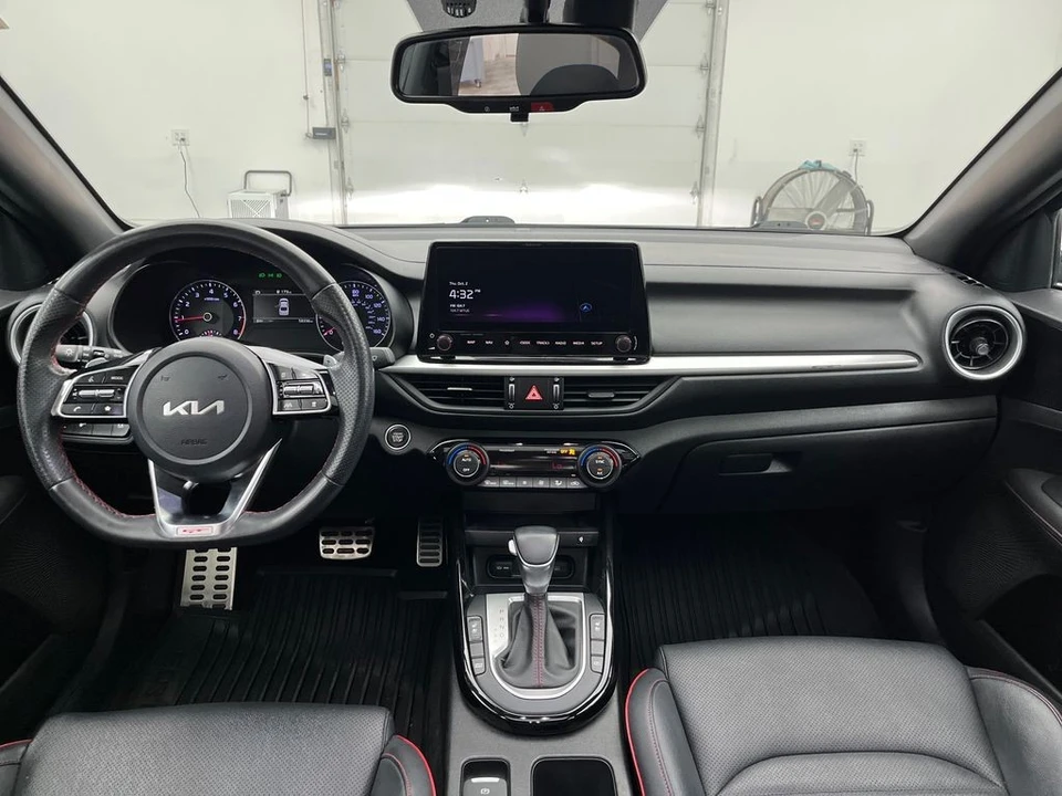2023 Kia Forte - Image 2 of 12