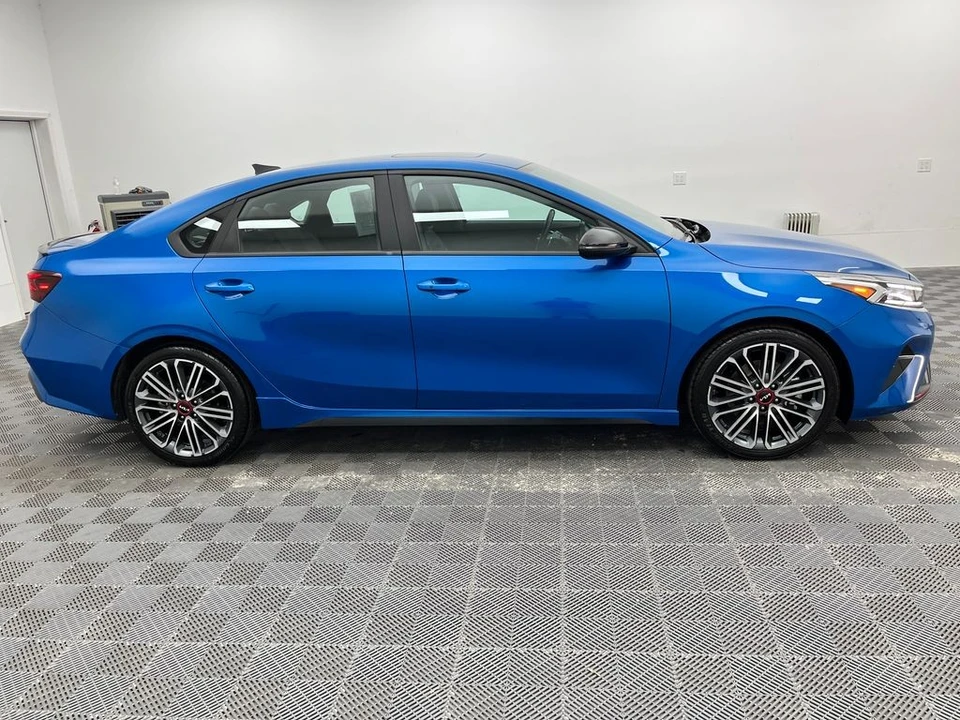 2023 Kia Forte - Image 9 of 12