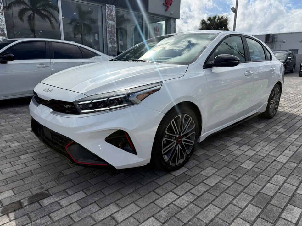 2023 Kia Forte - Image 3 of 21