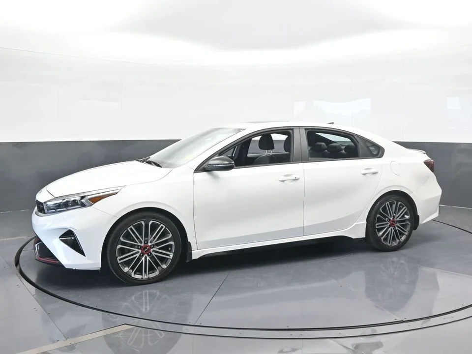 2023 Kia Forte - Image 2 of 12