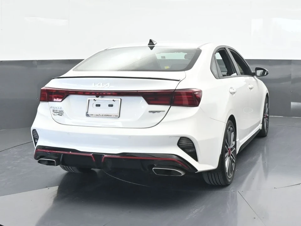 2023 Kia Forte - Image 5 of 12