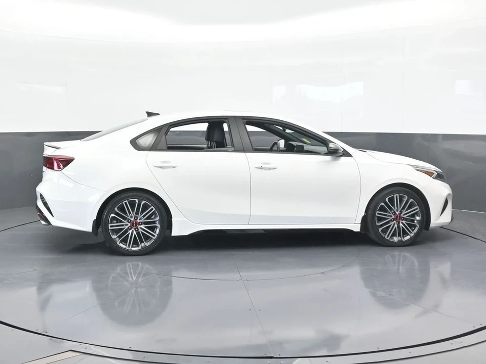 2023 Kia Forte - Image 7 of 12