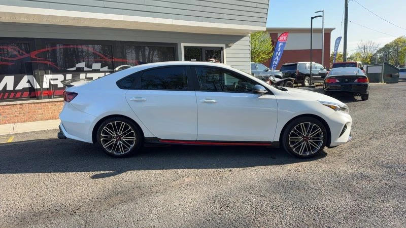 2023 Kia Forte - Image 4 of 12