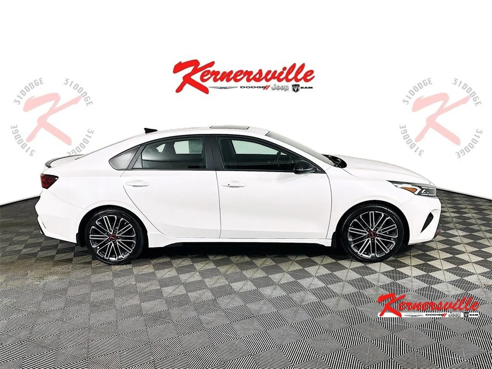 2023 Kia Forte - Image 8 of 21