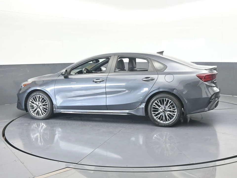 2023 Kia Forte - Image 3 of 12