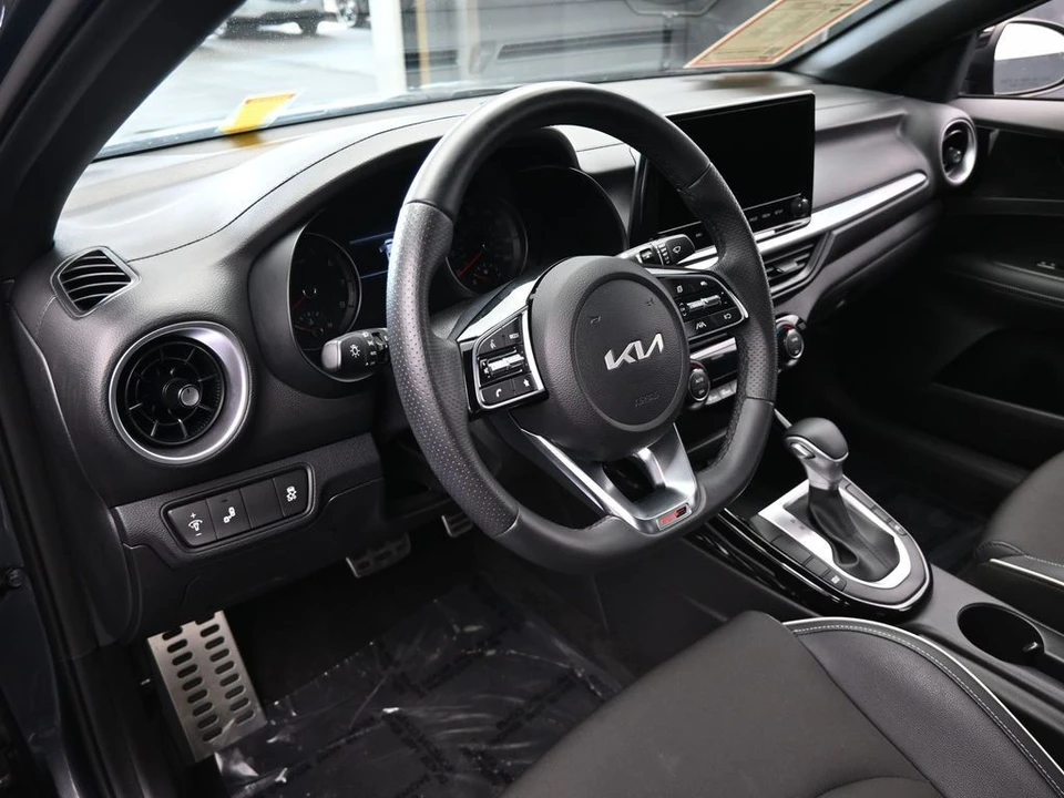 2023 Kia Forte - Image 10 of 12