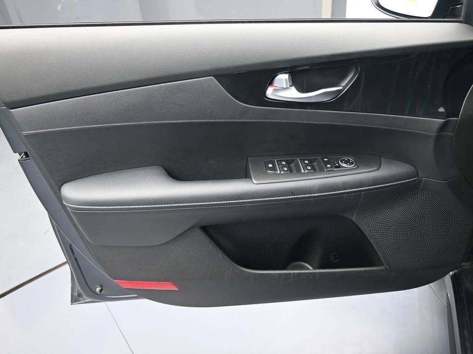 2023 Kia Forte - Image 12 of 12