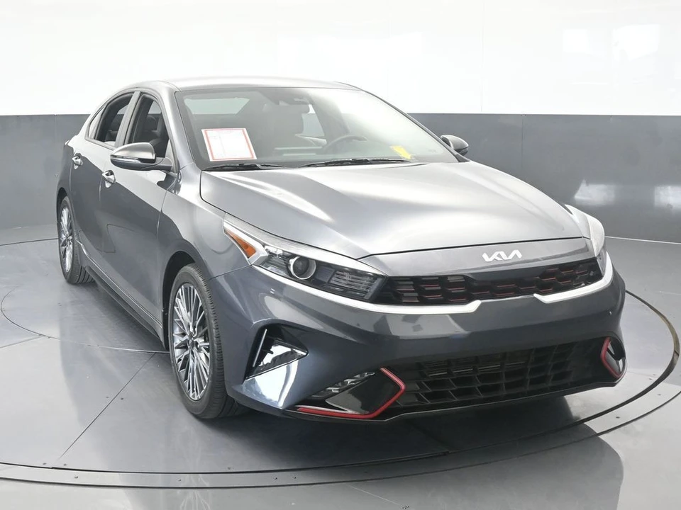 2023 Kia Forte - Image 9 of 12