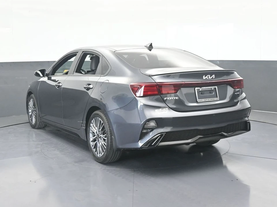 2023 Kia Forte - Image 4 of 12