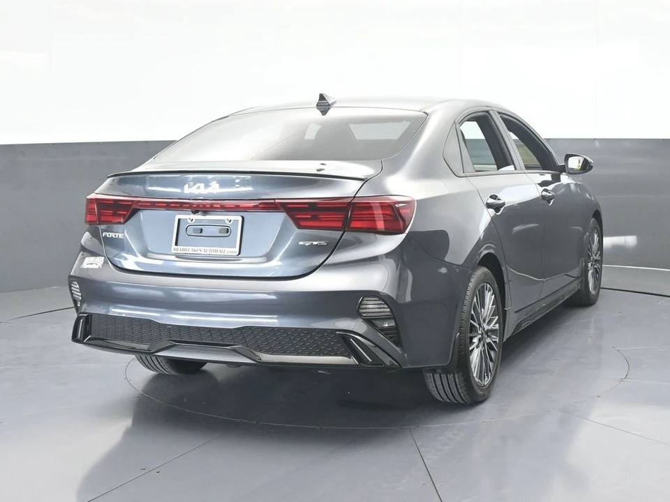 2023 Kia Forte - Image 5 of 12