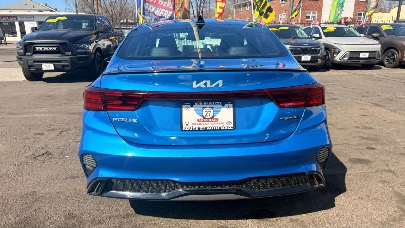 2023 Kia Forte - Image 6 of 12