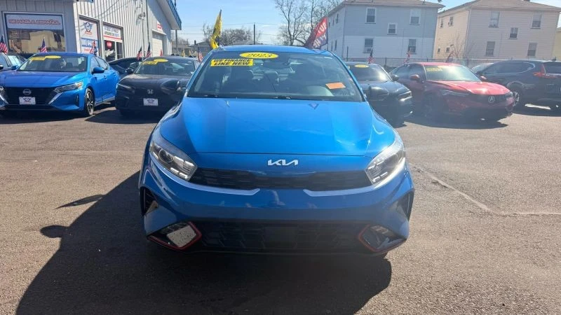 2023 Kia Forte - Image 3 of 12