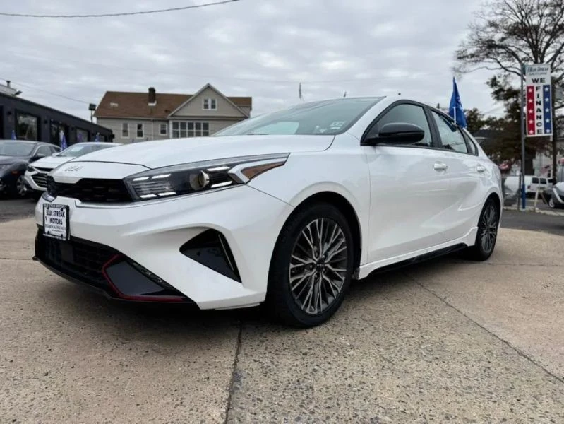 2023 Kia Forte - Image 6 of 12