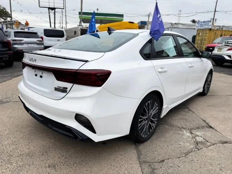 2023 Kia Forte - Image 10 of 12