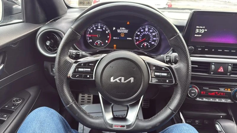 2023 Kia Forte - Image 10 of 12