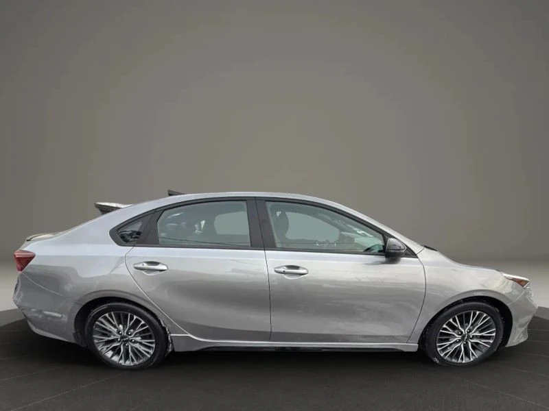 2023 Kia Forte - Image 4 of 12