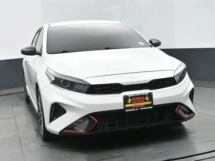 2023 Kia Forte - Image 3 of 12