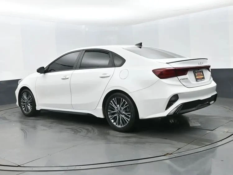 2023 Kia Forte - Image 9 of 12
