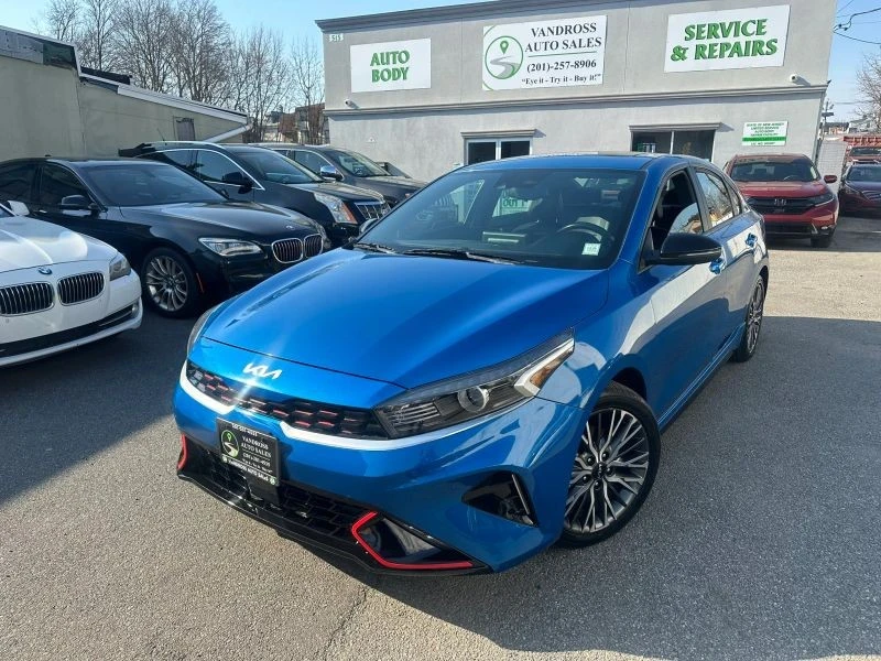 2023 Kia Forte - Image 2 of 12
