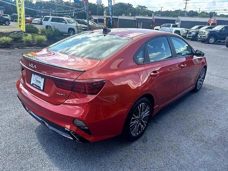 2023 Kia Forte - Image 3 of 12