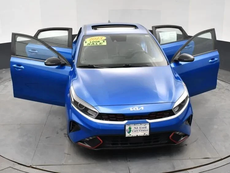 2023 Kia Forte - Image 10 of 12