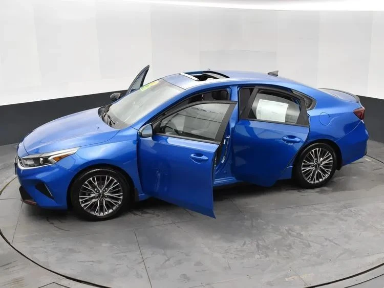 2023 Kia Forte - Image 7 of 12