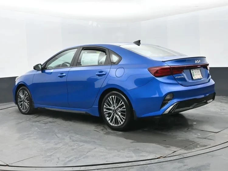 2023 Kia Forte - Image 9 of 12