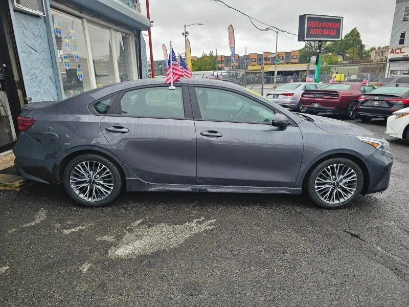 2023 Kia Forte - Image 3 of 12