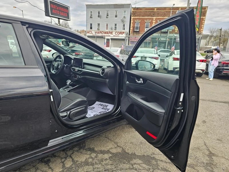 2023 Kia Forte - Image 11 of 12
