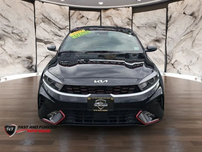 2023 Kia Forte - Image 2 of 12