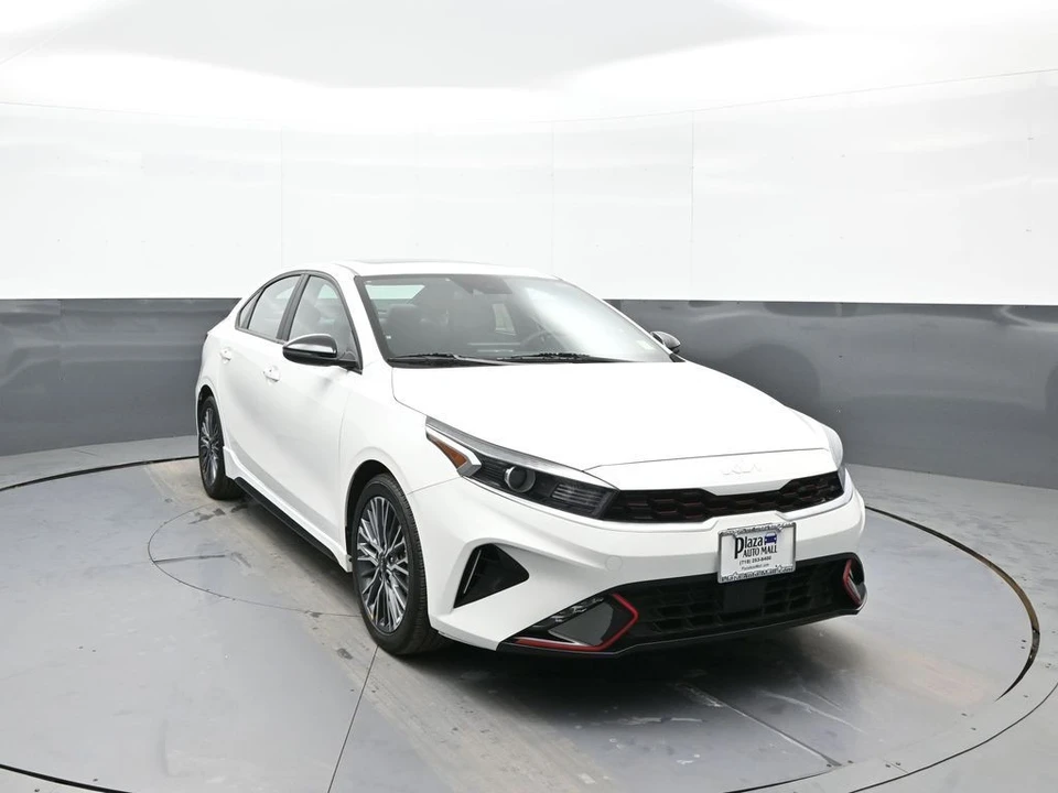 2023 Kia Forte - Image 3 of 12