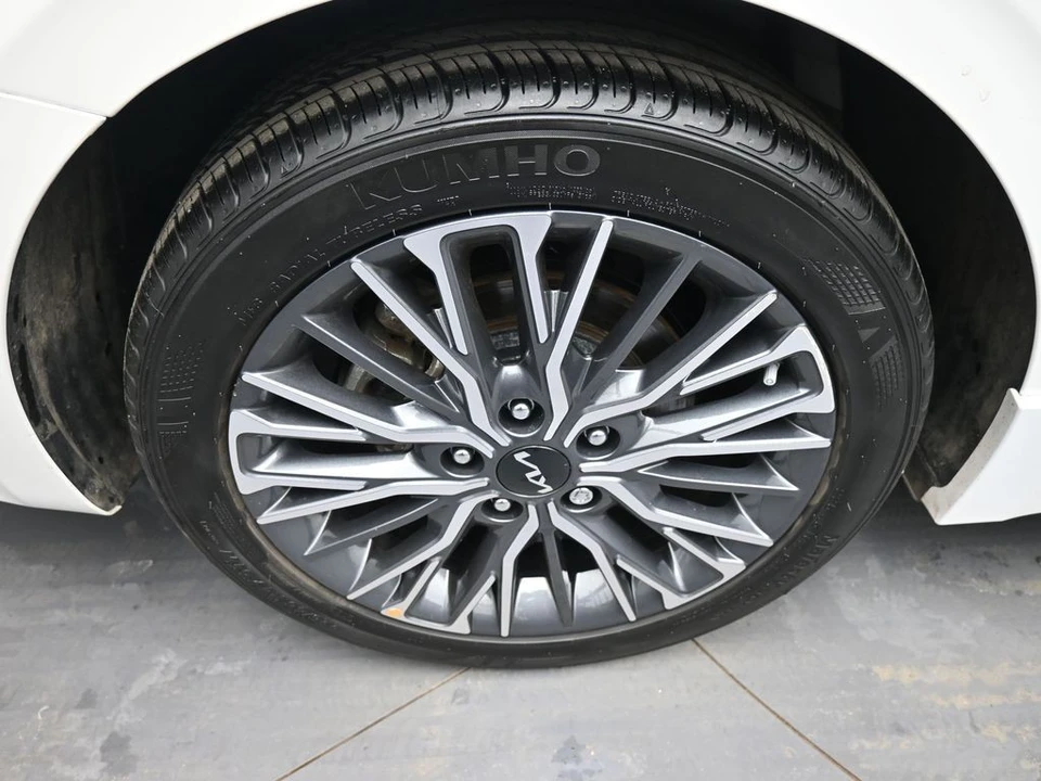 2023 Kia Forte - Image 12 of 12