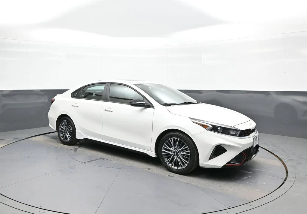 2023 Kia Forte - Image 4 of 12